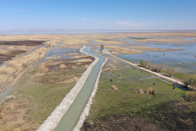 AKŞEHİR GÖLÜ 8 YIL ARADAN SONRA SU TUTMAYA BAŞLADI